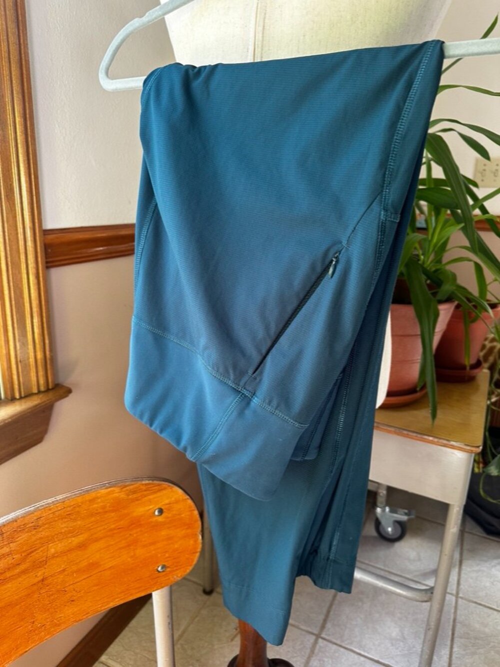 Ascend Tech Joggers, Teal, EUC, Women's L